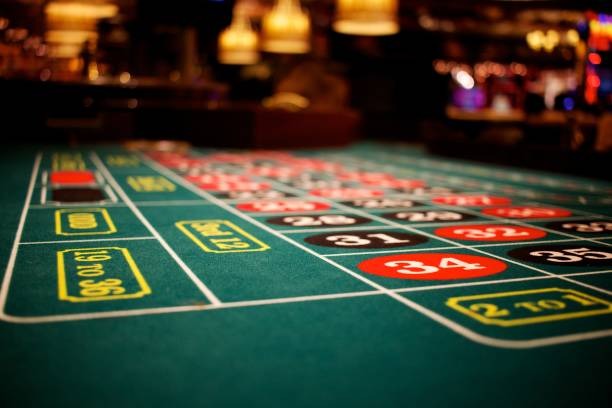 Live baccarat table from Pragmatic Play on kisstoto with real dealer and multi-angle camera feed